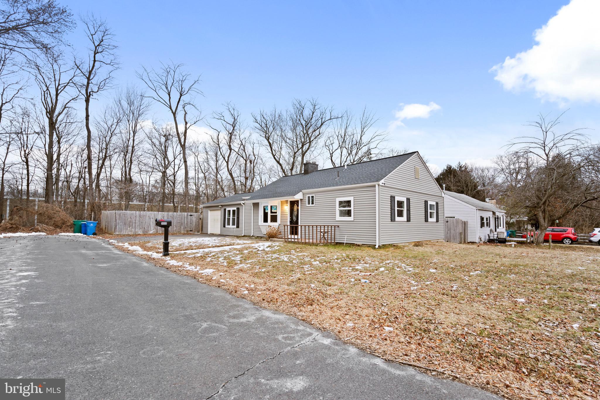 MAKEFIELD TERR - Residential