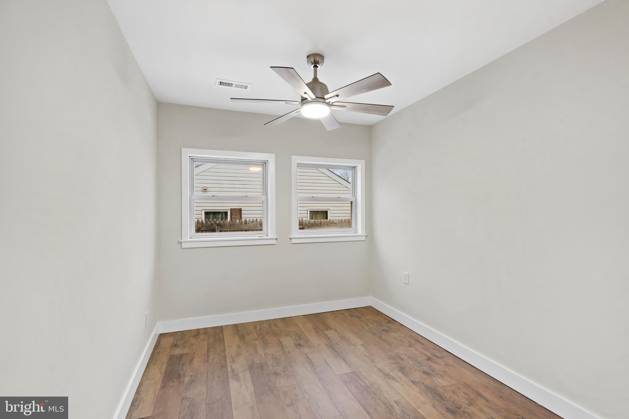 MAKEFIELD TERR - Residential