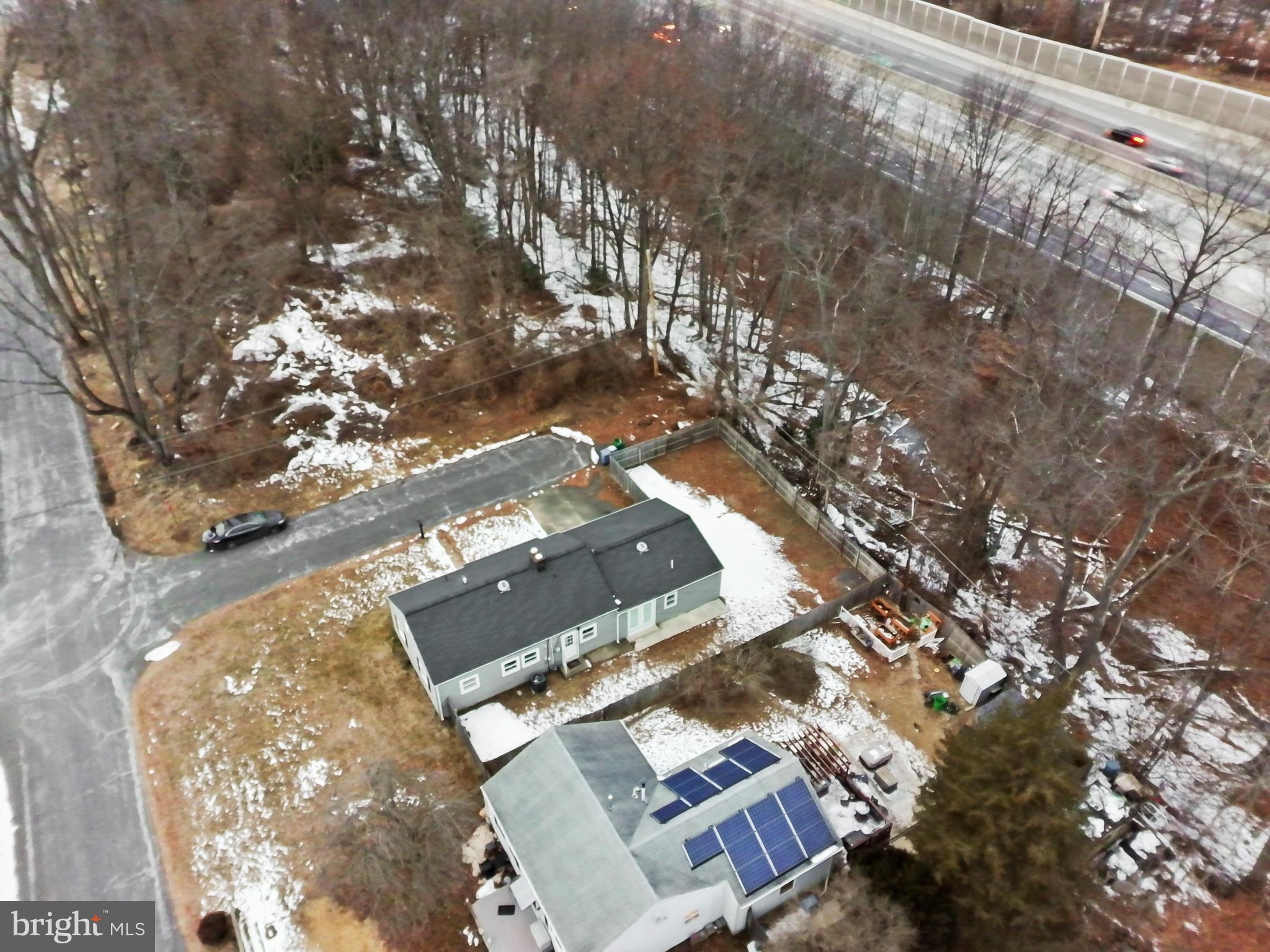 MAKEFIELD TERR - Residential