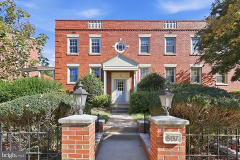 Photo of 607 Bashford Lane #1, ALEXANDRIA, VA 22314 (MLS # VAAX2066460)