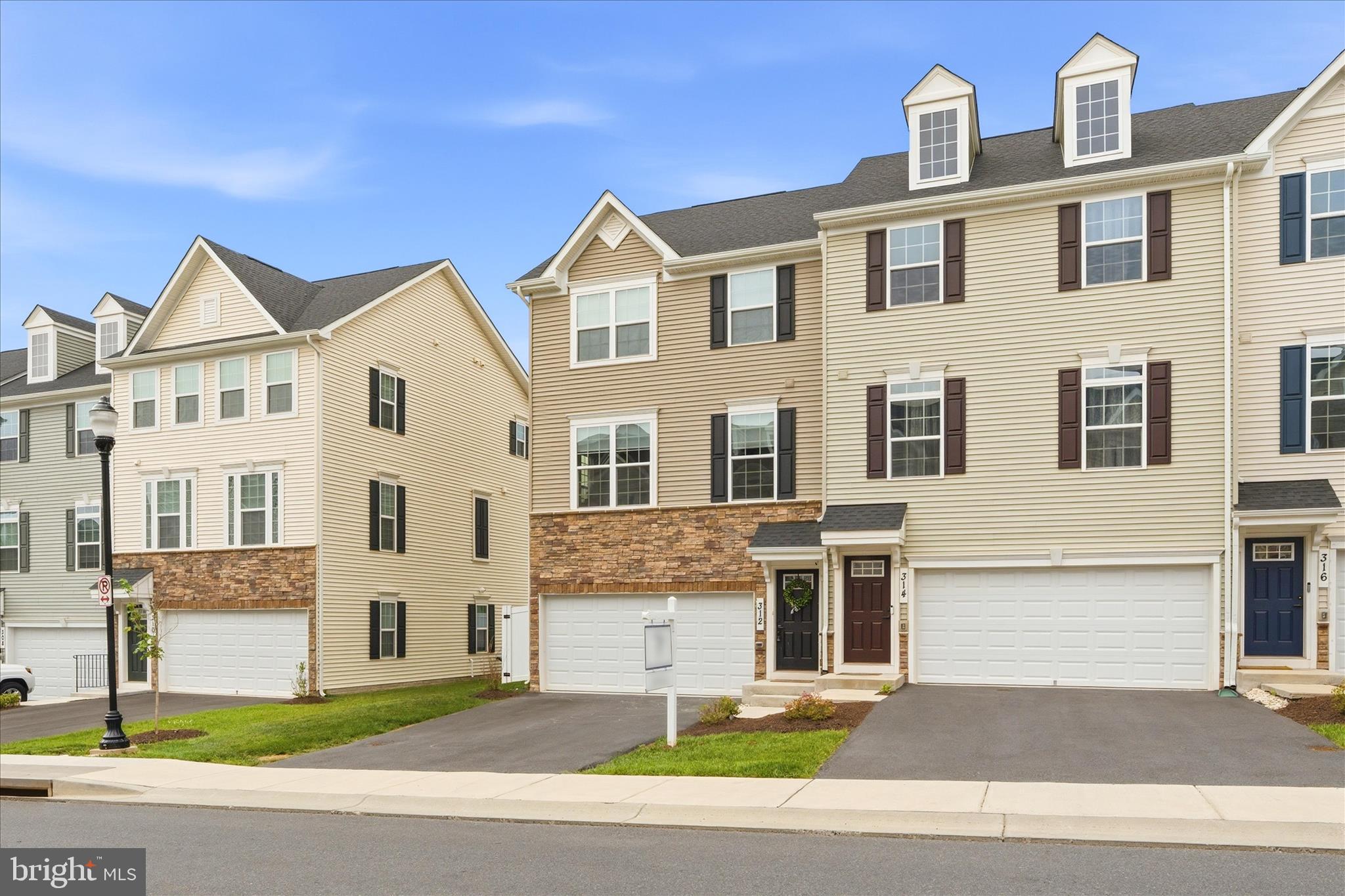 312 PEMBERTON PARK LANE