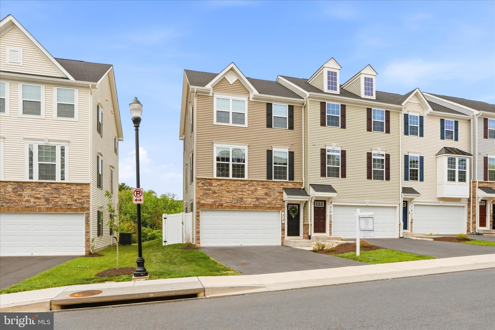 312 PEMBERTON PARK LANE