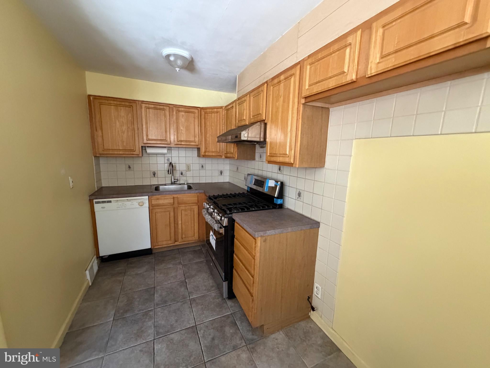 7256 LARGE STREET