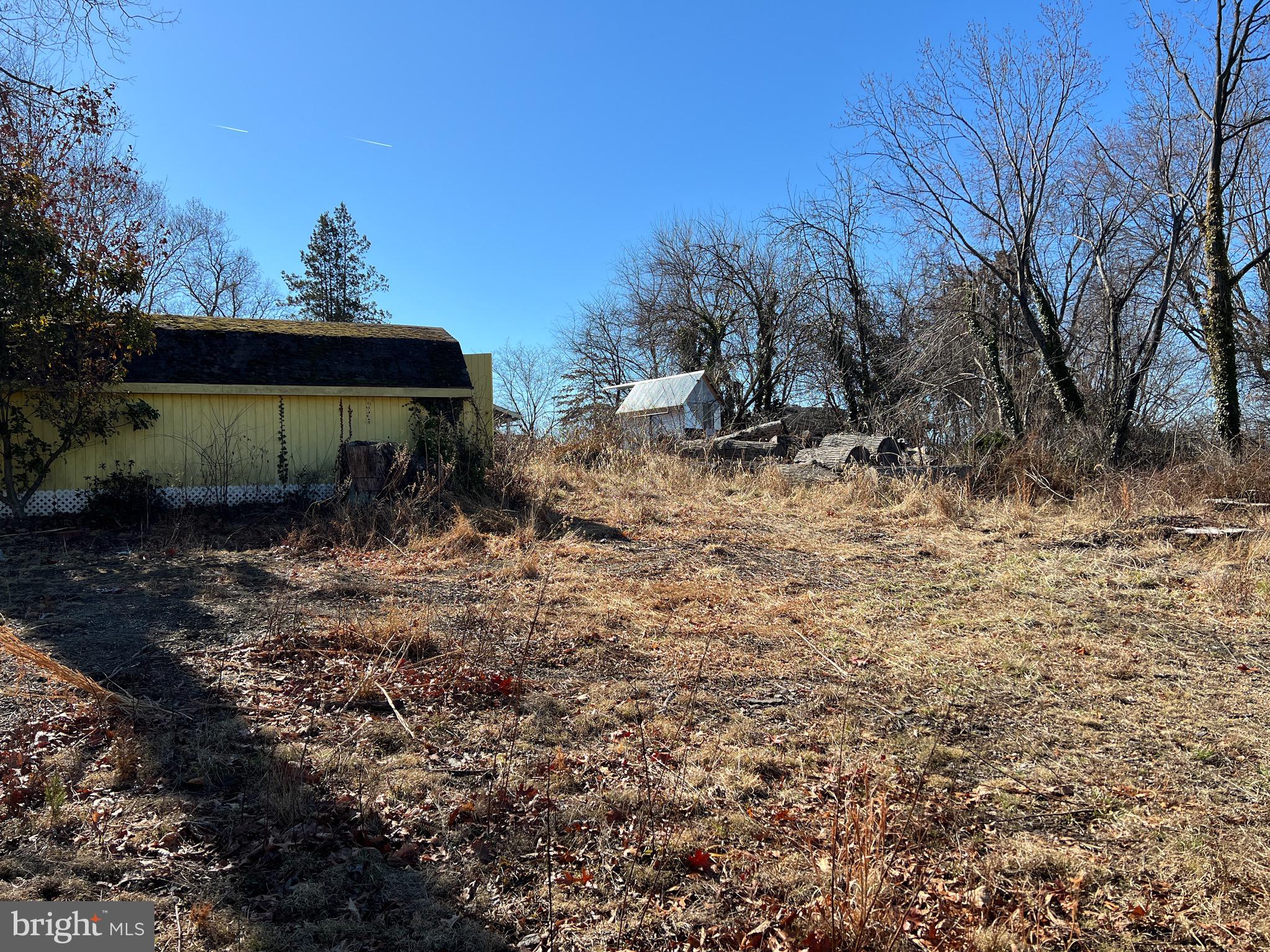 HIGHLAND PARK - Land