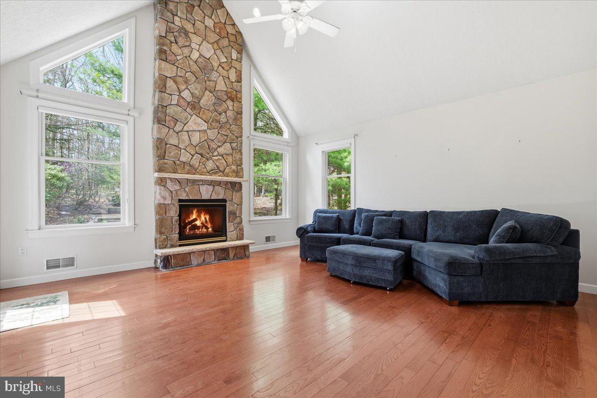 SPLIT ROCK - Residential