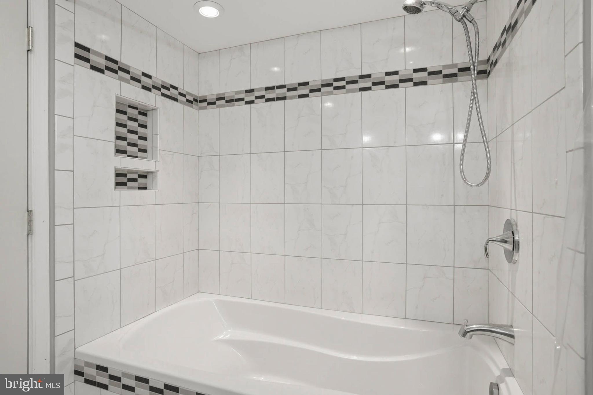 SILVER ROCK - Residential