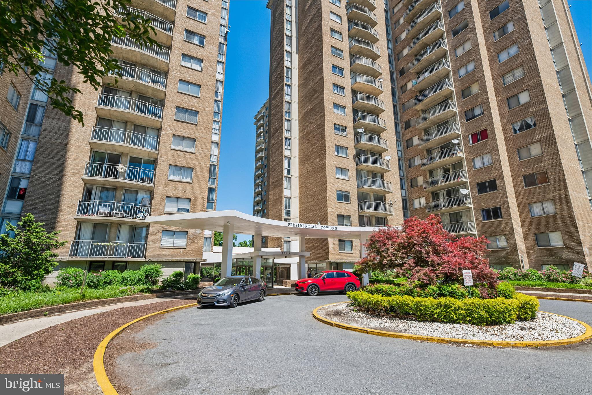 PRESIDENTIAL TOWERS - Residential