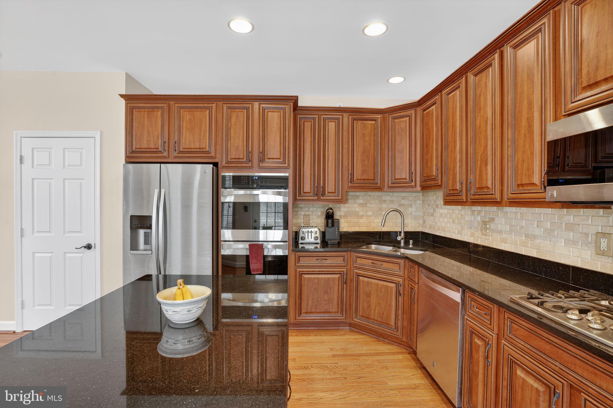 HOBBITS GLEN - Residential