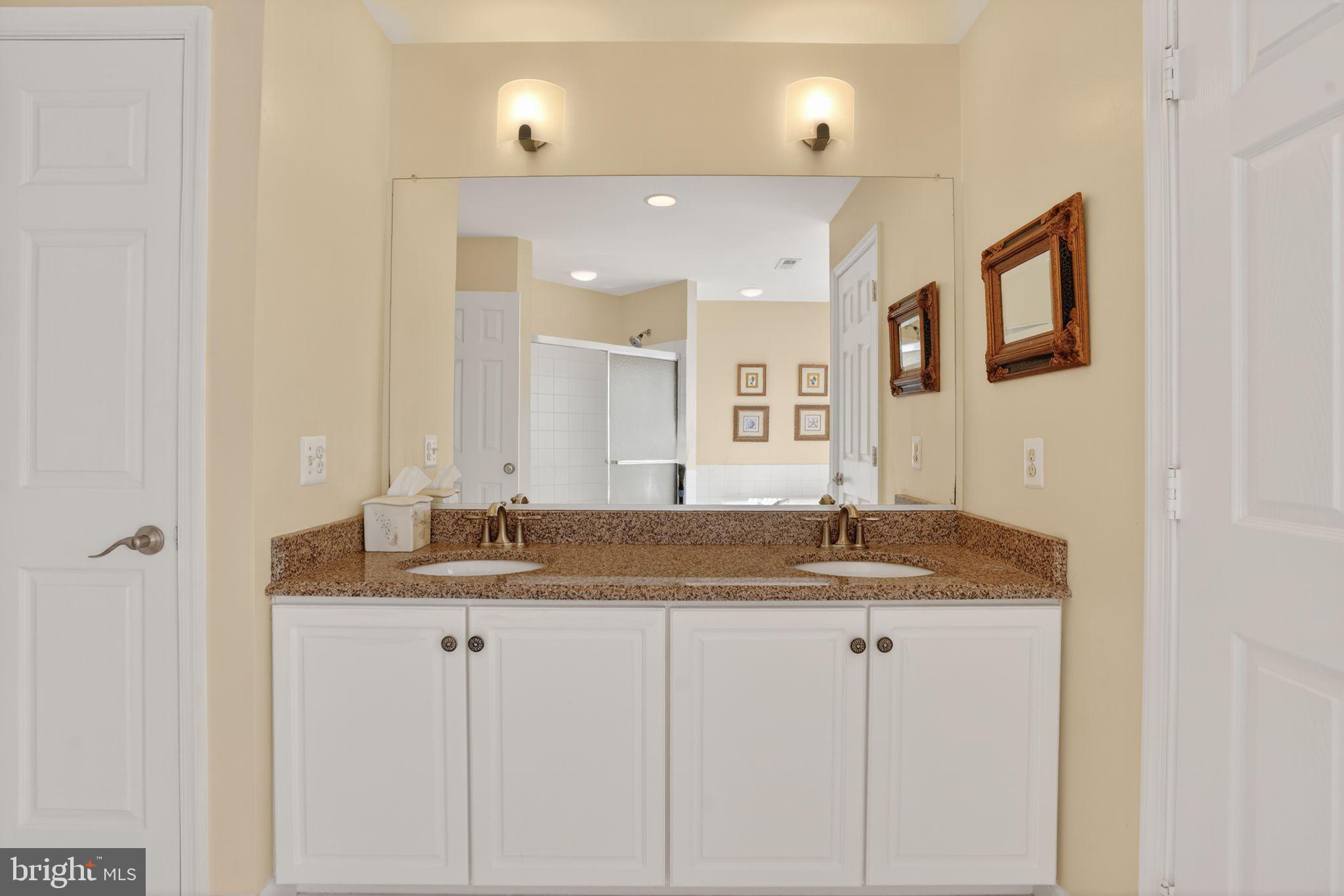 HOBBITS GLEN - Residential