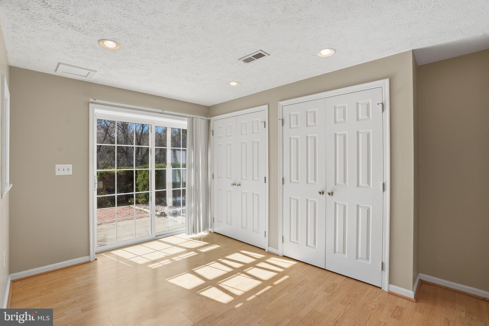 HOBBITS GLEN - Residential