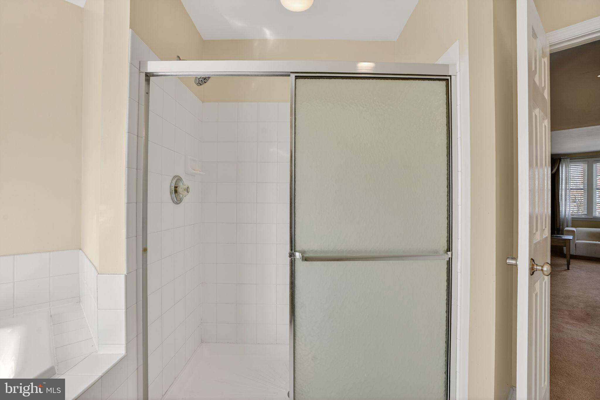 HOBBITS GLEN - Residential