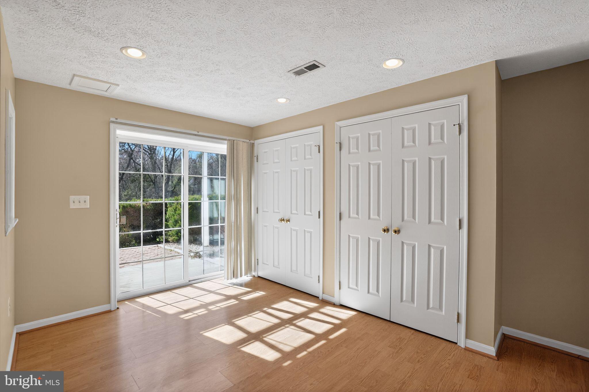 HOBBITS GLEN - Residential