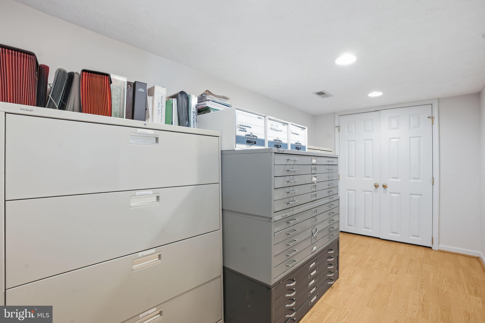 HOBBITS GLEN - Residential