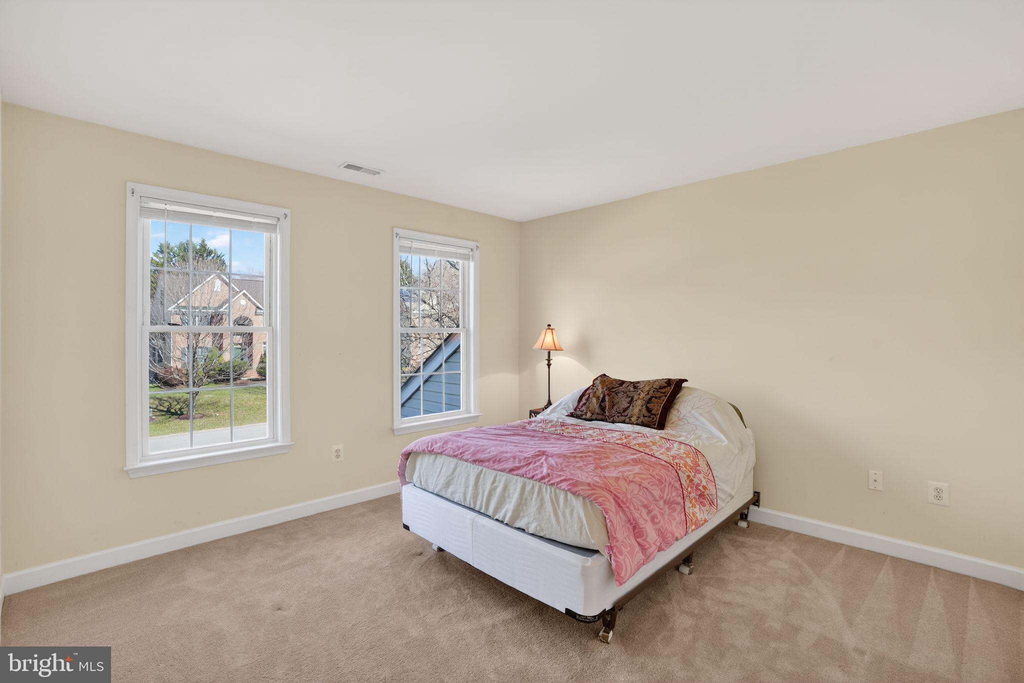 HOBBITS GLEN - Residential