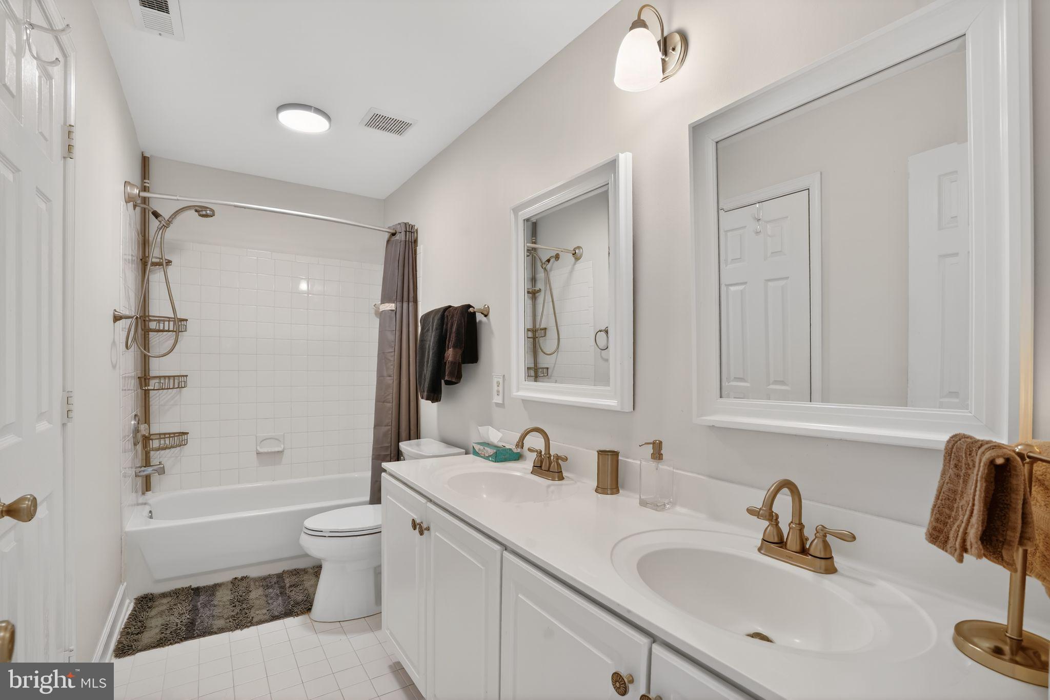 HOBBITS GLEN - Residential