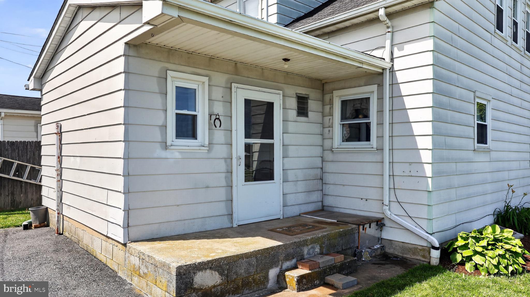 15 STOLTZFUS LANE