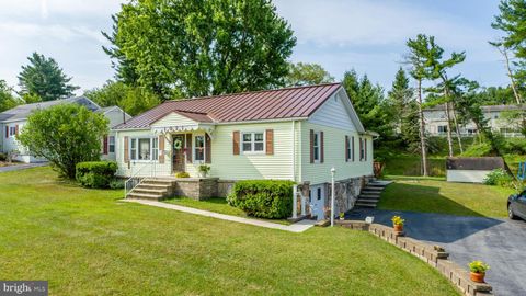 Homes For Sale - 1021 E High Street<br/> OAKLAND, MD 21550