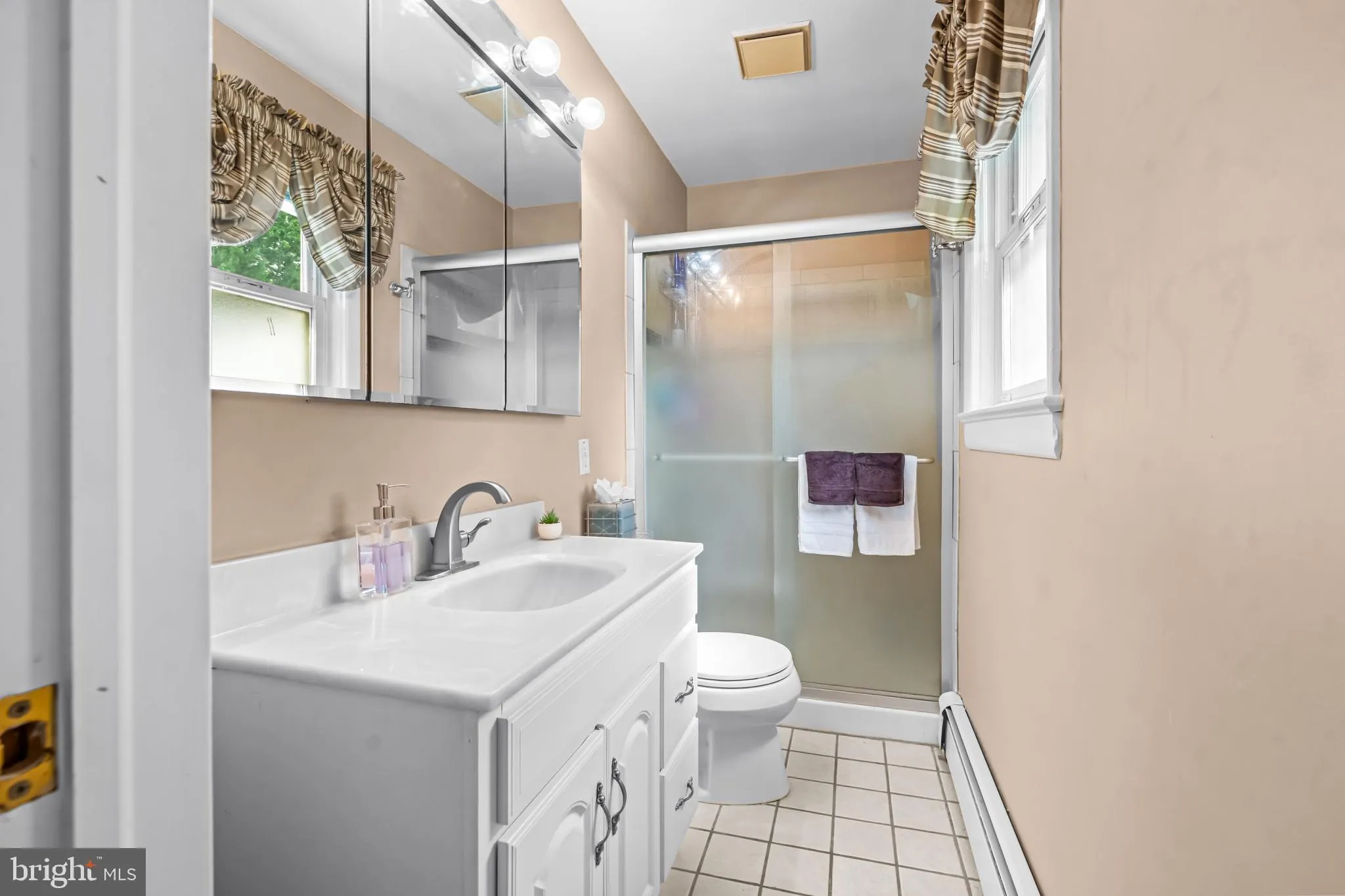 Villanova, Pennsylvania 19085, United States, 4 Bedrooms Bedrooms, ,3 BathroomsBathrooms,Residential,Contingent,186381