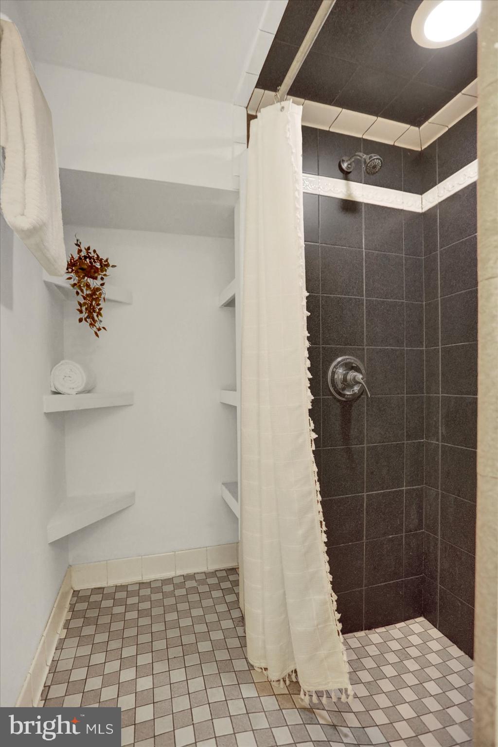 HAMPDEN HISTORIC DISTRICT - Residential