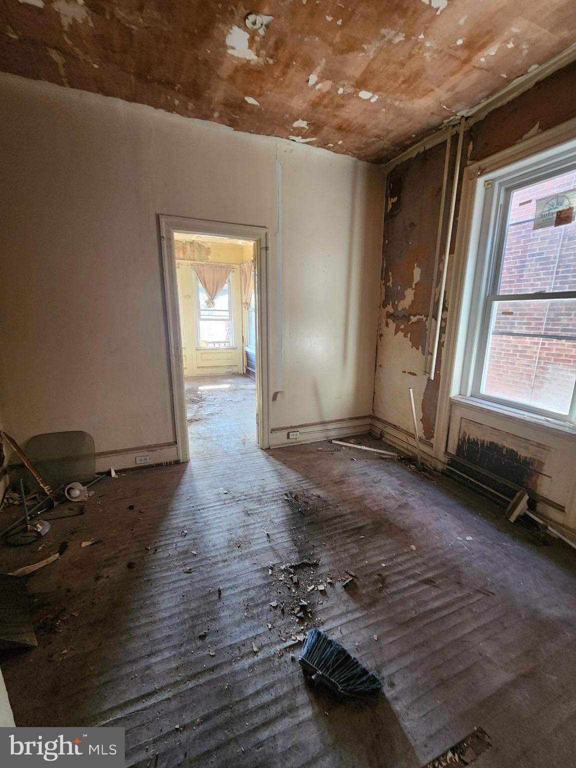 STRAWBERRY MANSION - Residential