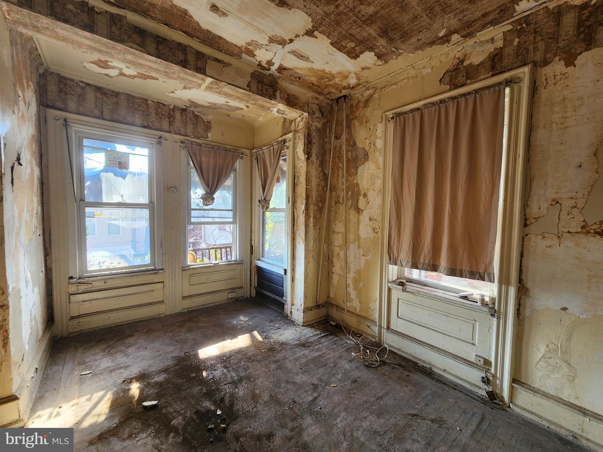 STRAWBERRY MANSION - Residential