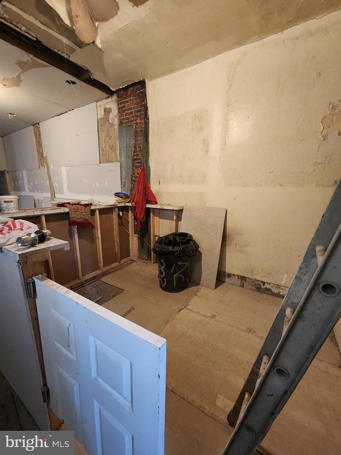 STRAWBERRY MANSION - Residential