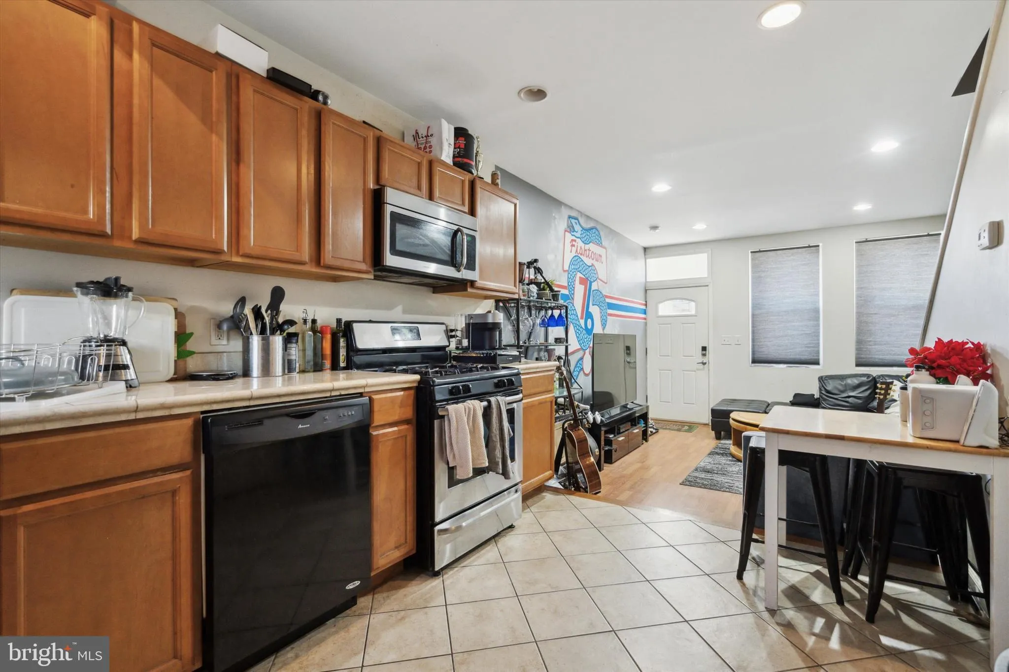 Philadelphia, Pennsylvania 19125, United States, 3 Bedrooms Bedrooms, ,2 BathroomsBathrooms,Residential,Contingent,1755