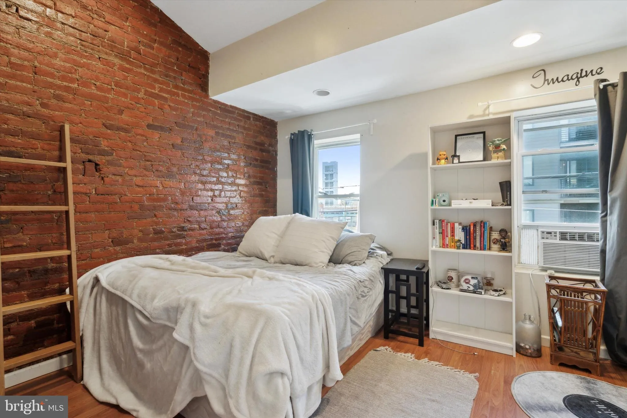 Philadelphia, Pennsylvania 19125, United States, 3 Bedrooms Bedrooms, ,2 BathroomsBathrooms,Residential,Contingent,1755