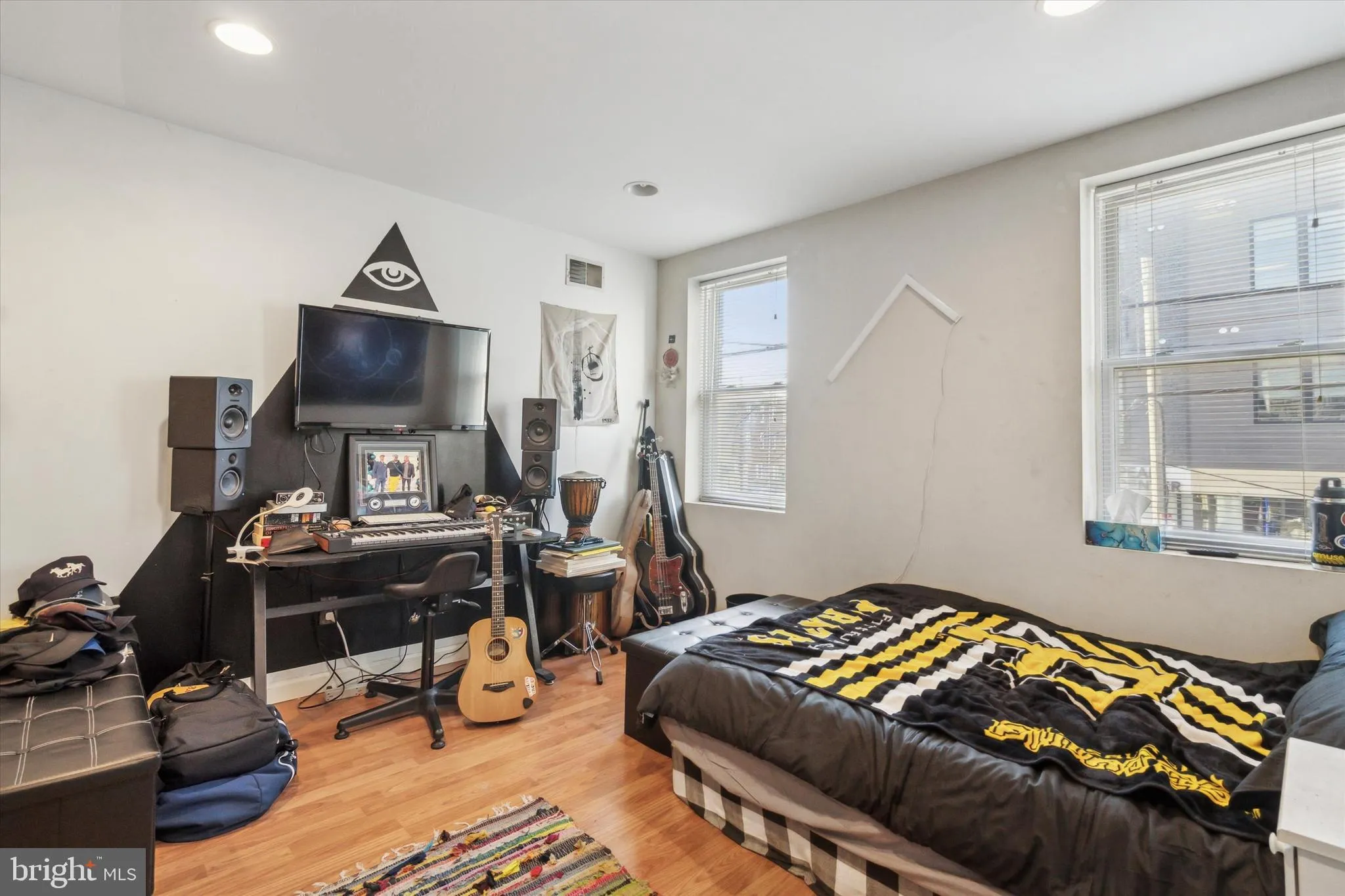 Philadelphia, Pennsylvania 19125, United States, 3 Bedrooms Bedrooms, ,2 BathroomsBathrooms,Residential,Contingent,1755