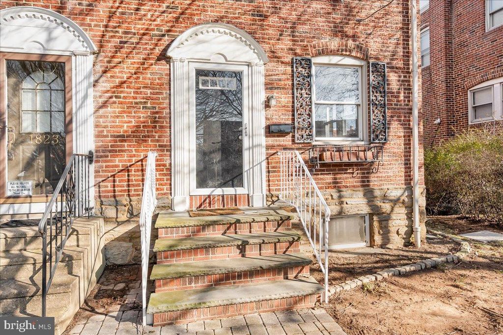 Photo of 1821 Maple Street, WILMIMGTON, DE 19805 (MLS # DENC2095406)