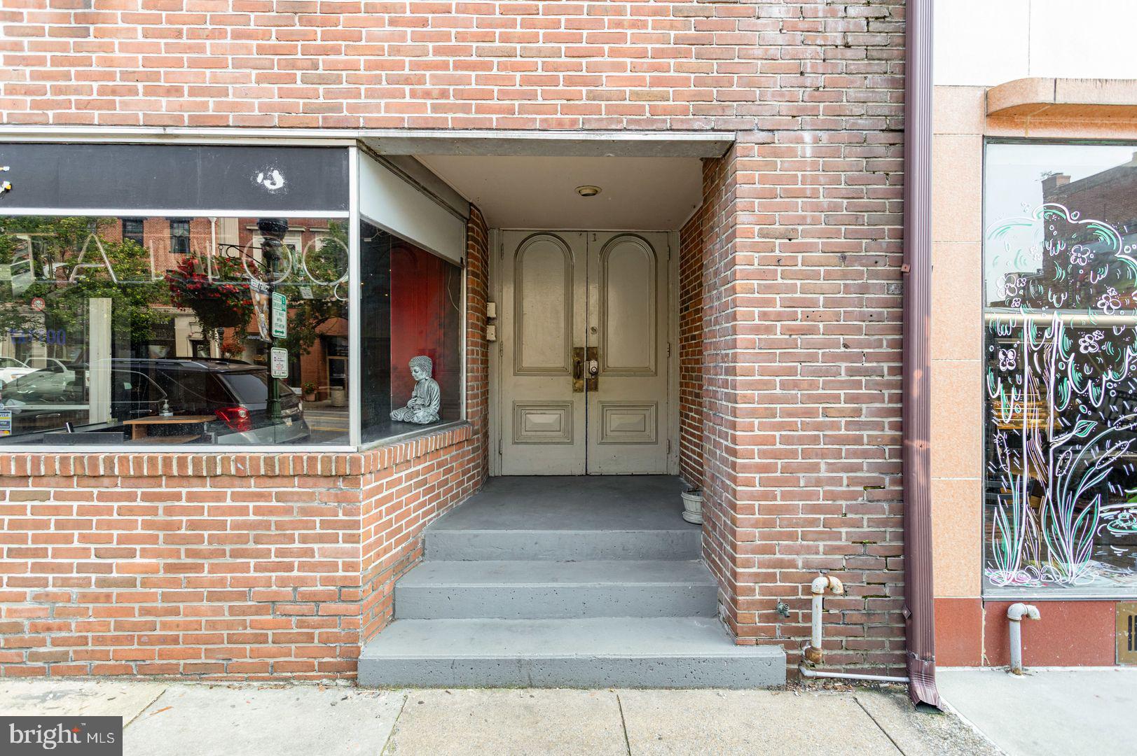 32 W HIGH STREET 202