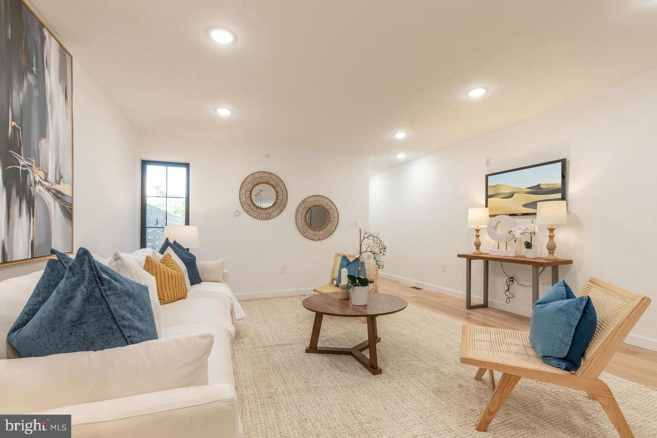 FAIRMOUNT - Residential
