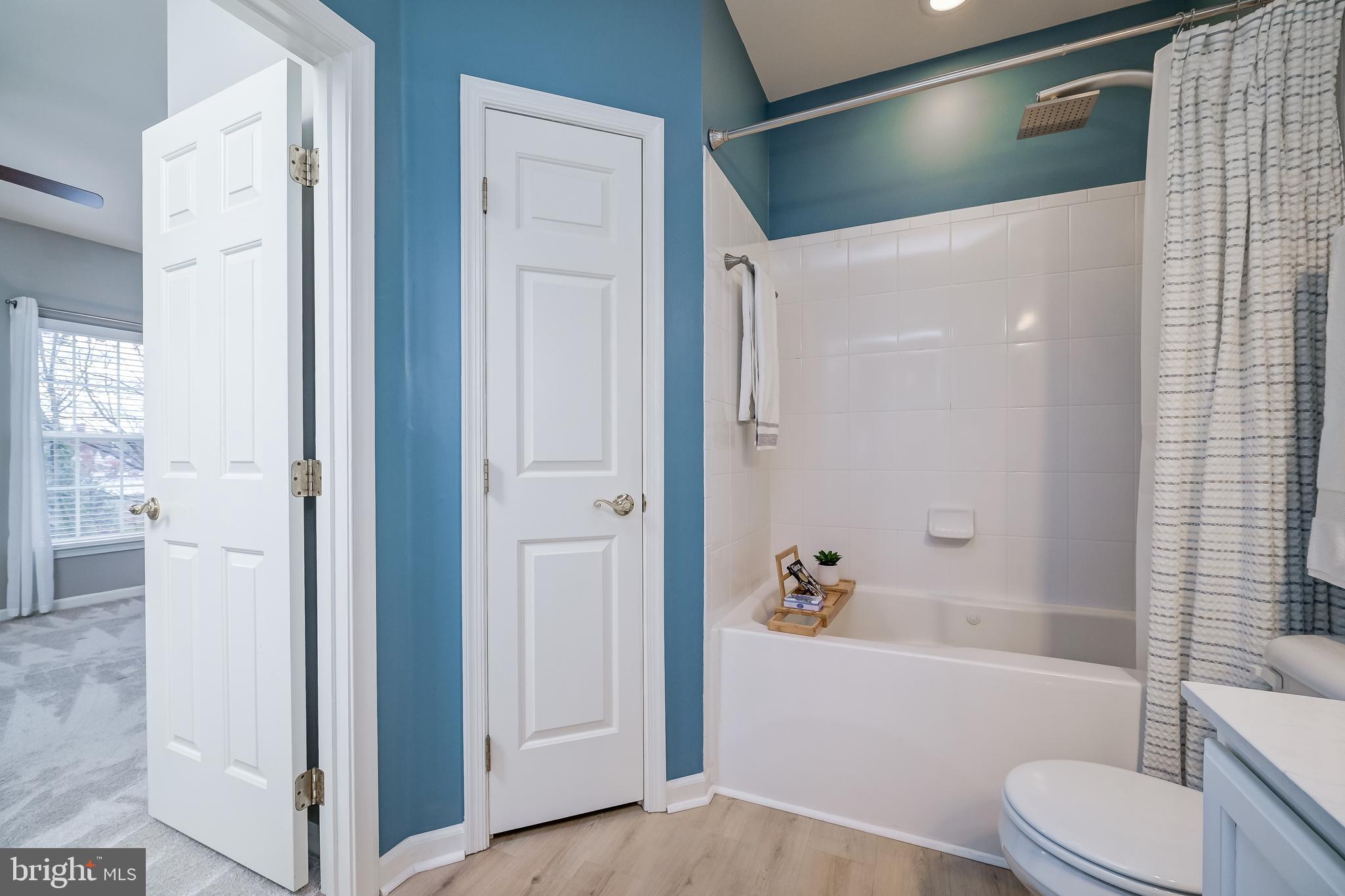 ELKRIDGE CROSSING - Residential