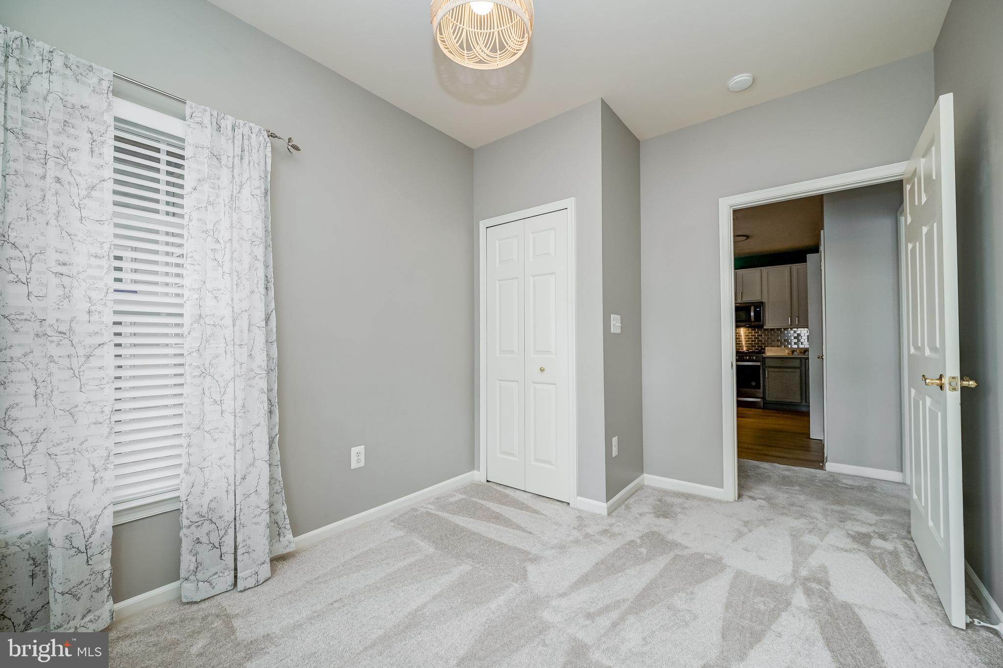 ELKRIDGE CROSSING - Residential