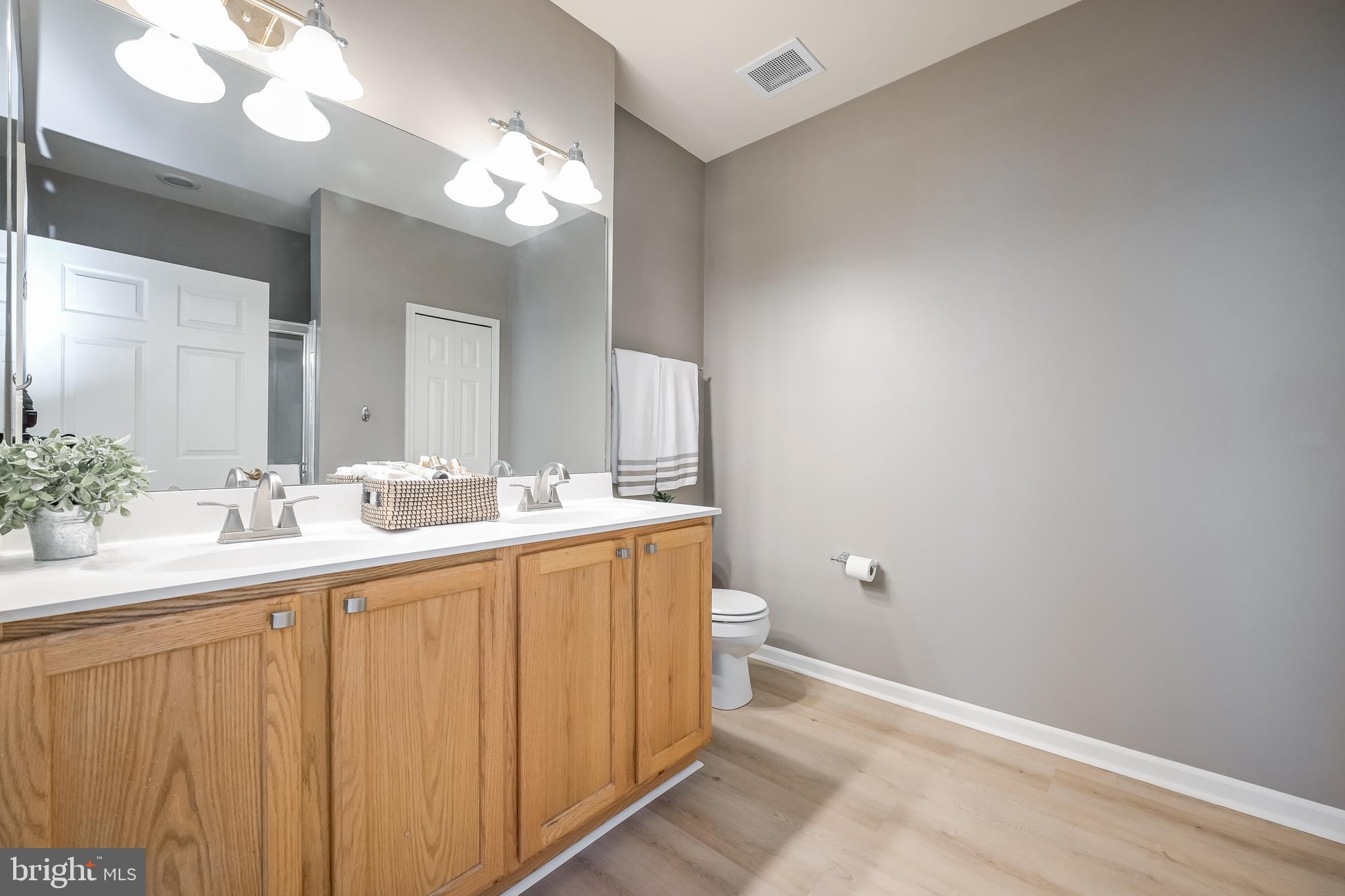 ELKRIDGE CROSSING - Residential