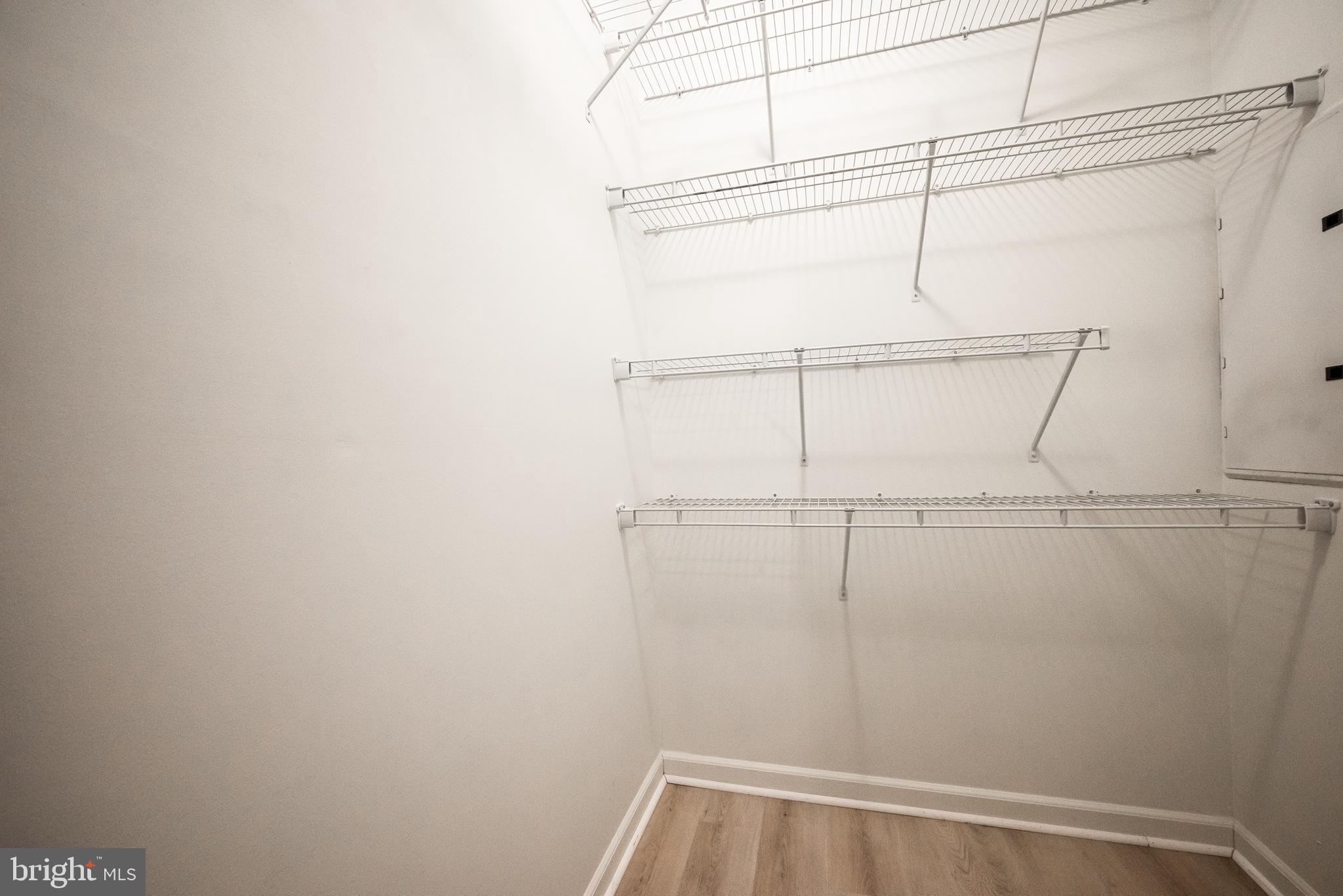 ELKRIDGE CROSSING - Residential