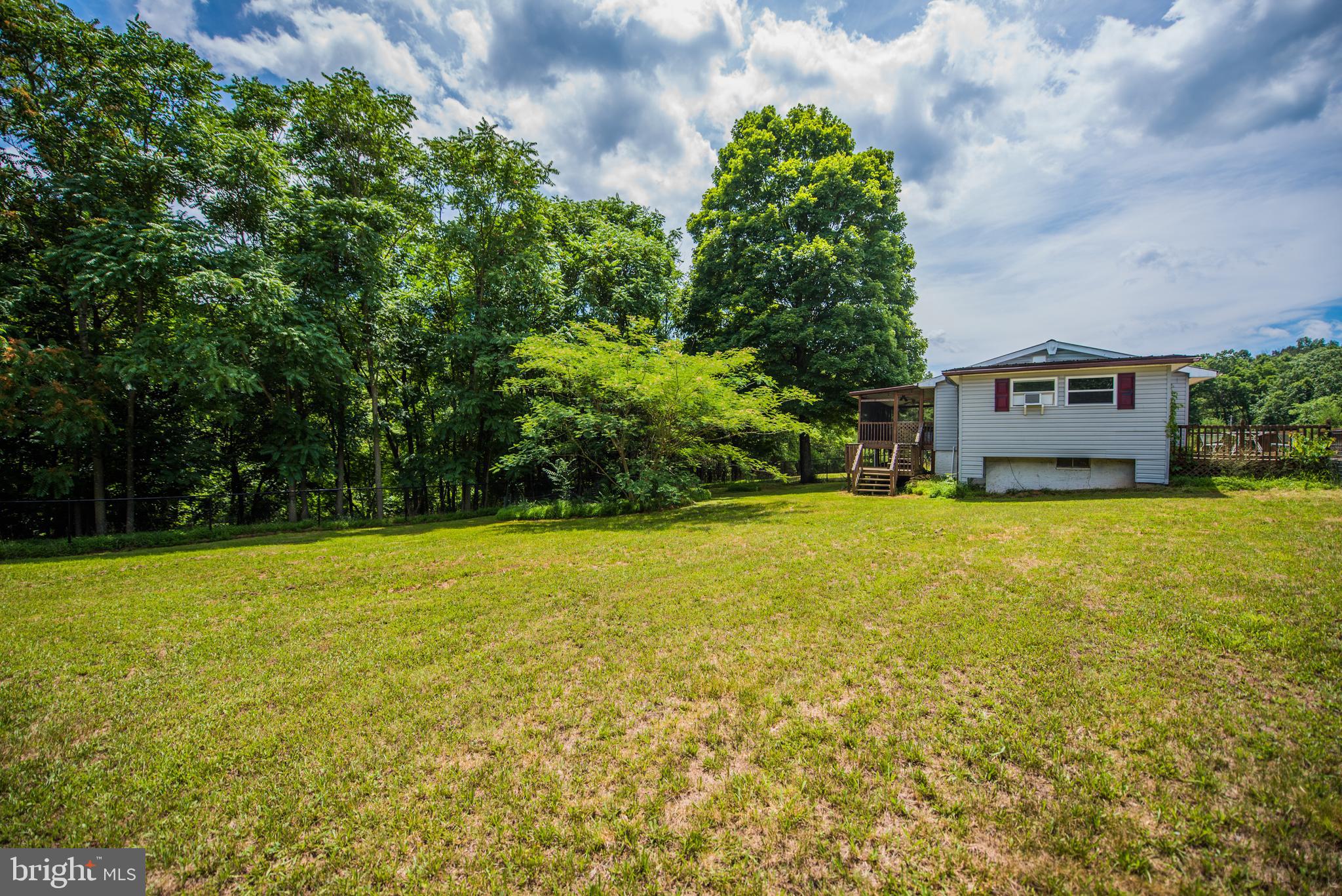 COLONIAL VILLAGE - Residential