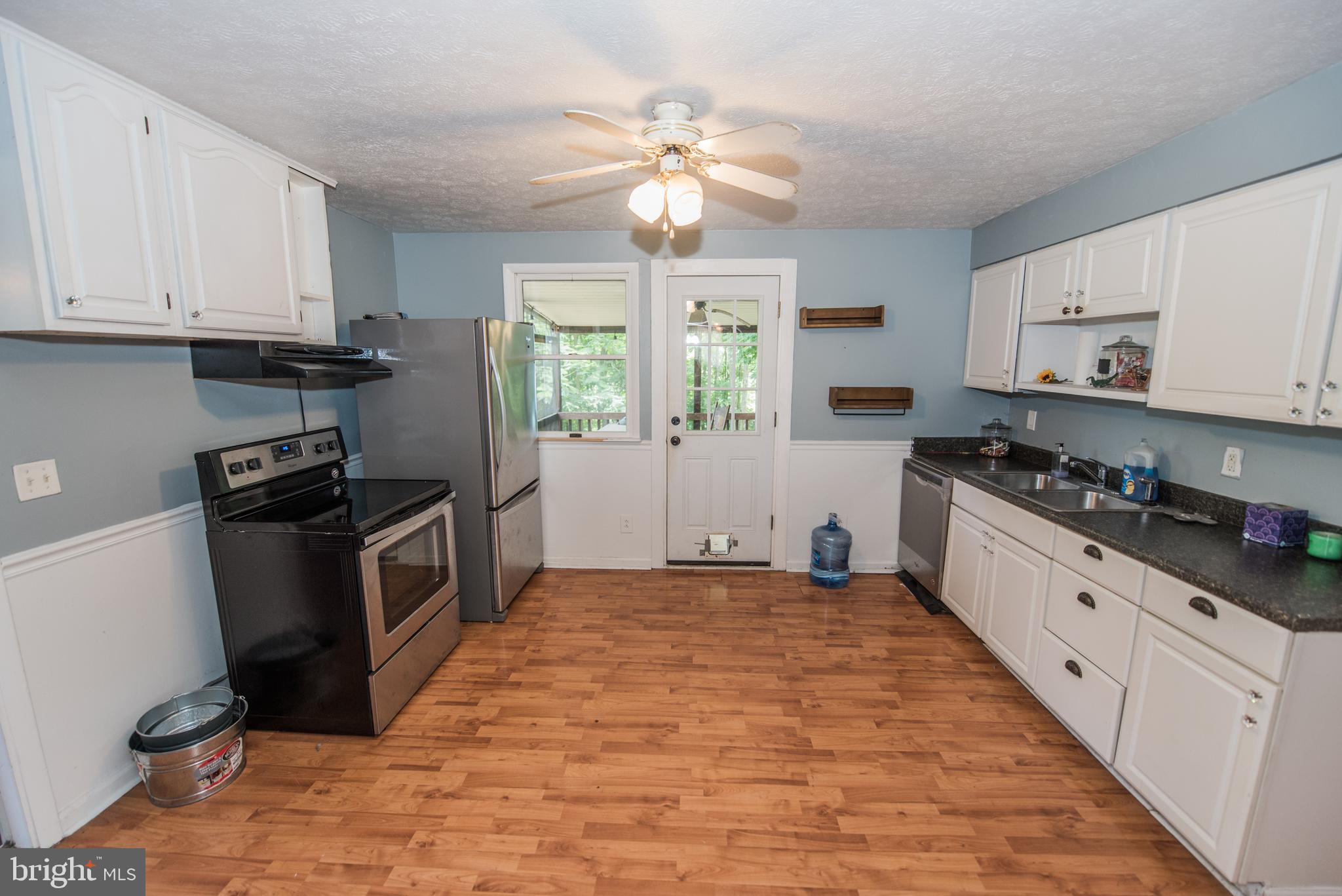 COLONIAL VILLAGE - Residential