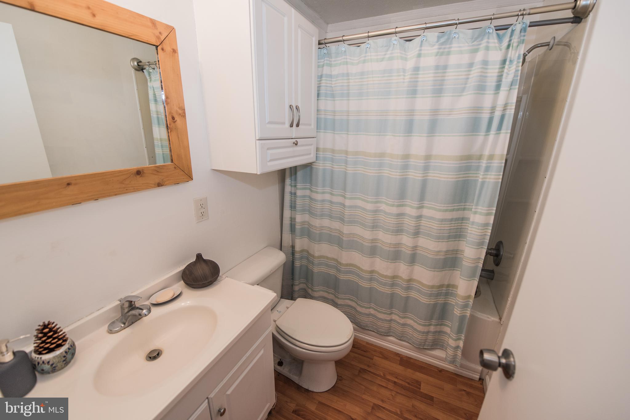 COLONIAL VILLAGE - Residential