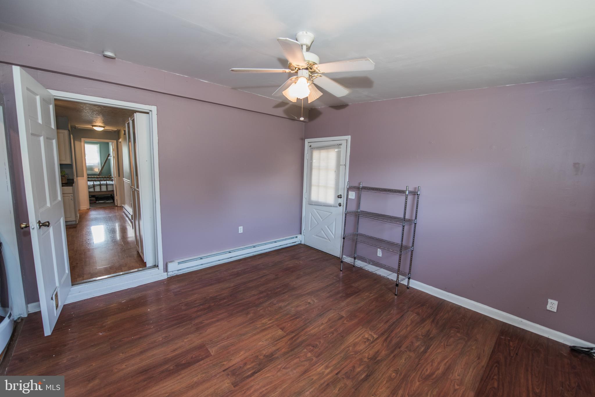 COLONIAL VILLAGE - Residential