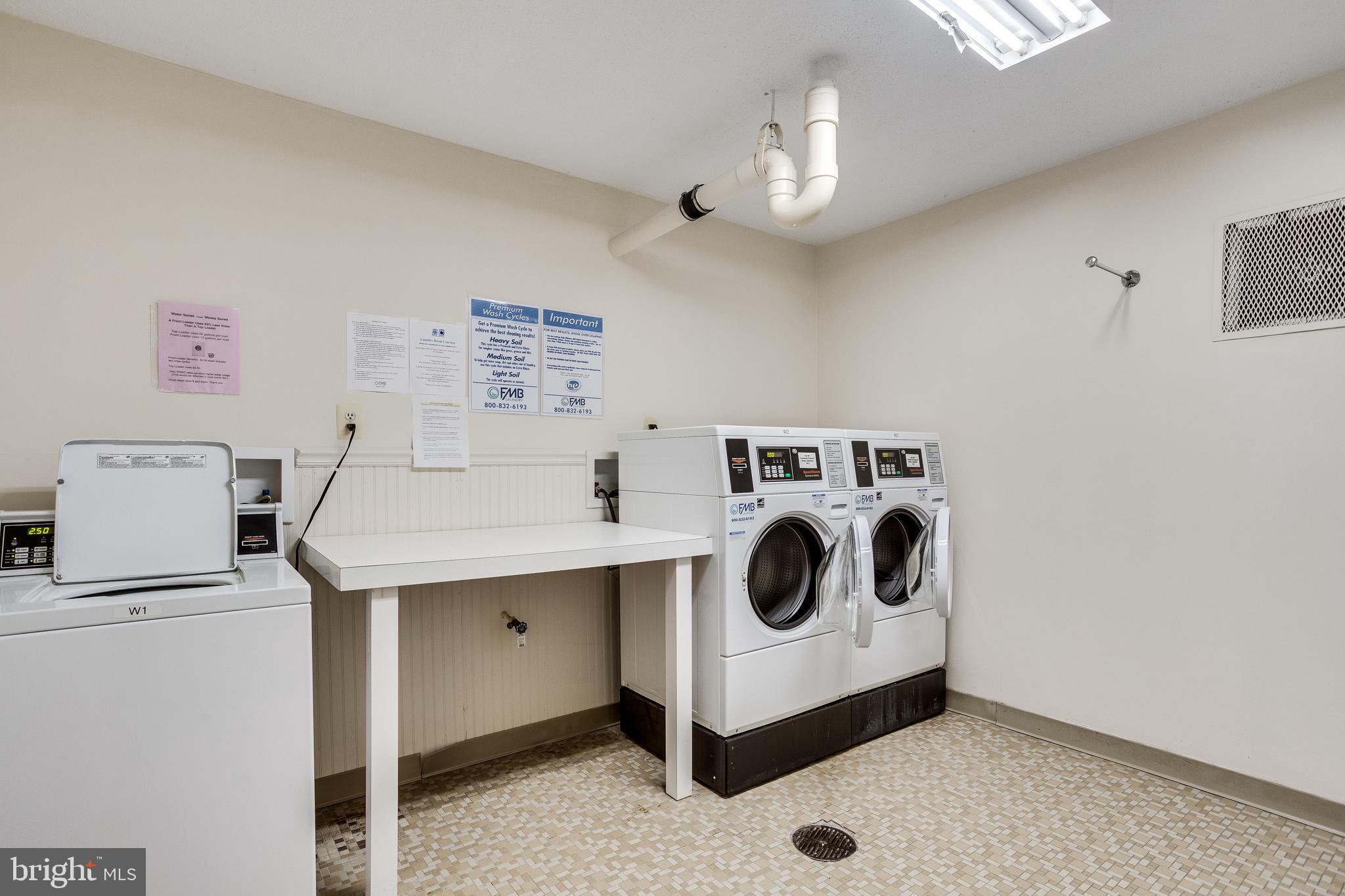 TOWERS IN WESTCHESTER PARK - Residential