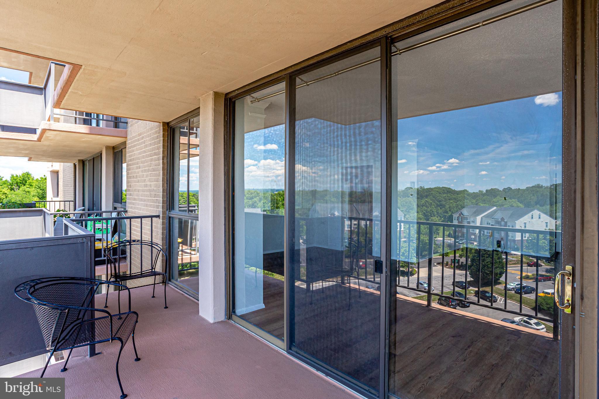 TOWERS IN WESTCHESTER PARK - Residential