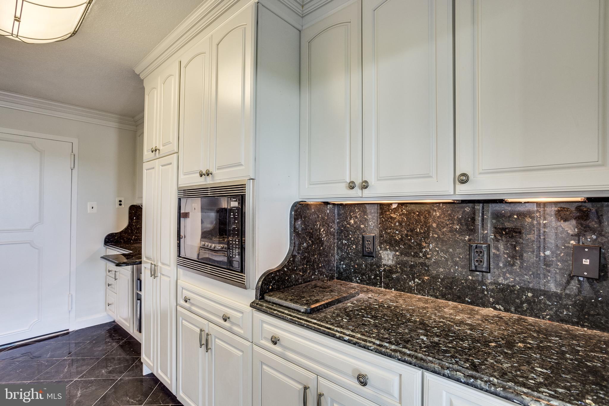 TOWERS IN WESTCHESTER PARK - Residential