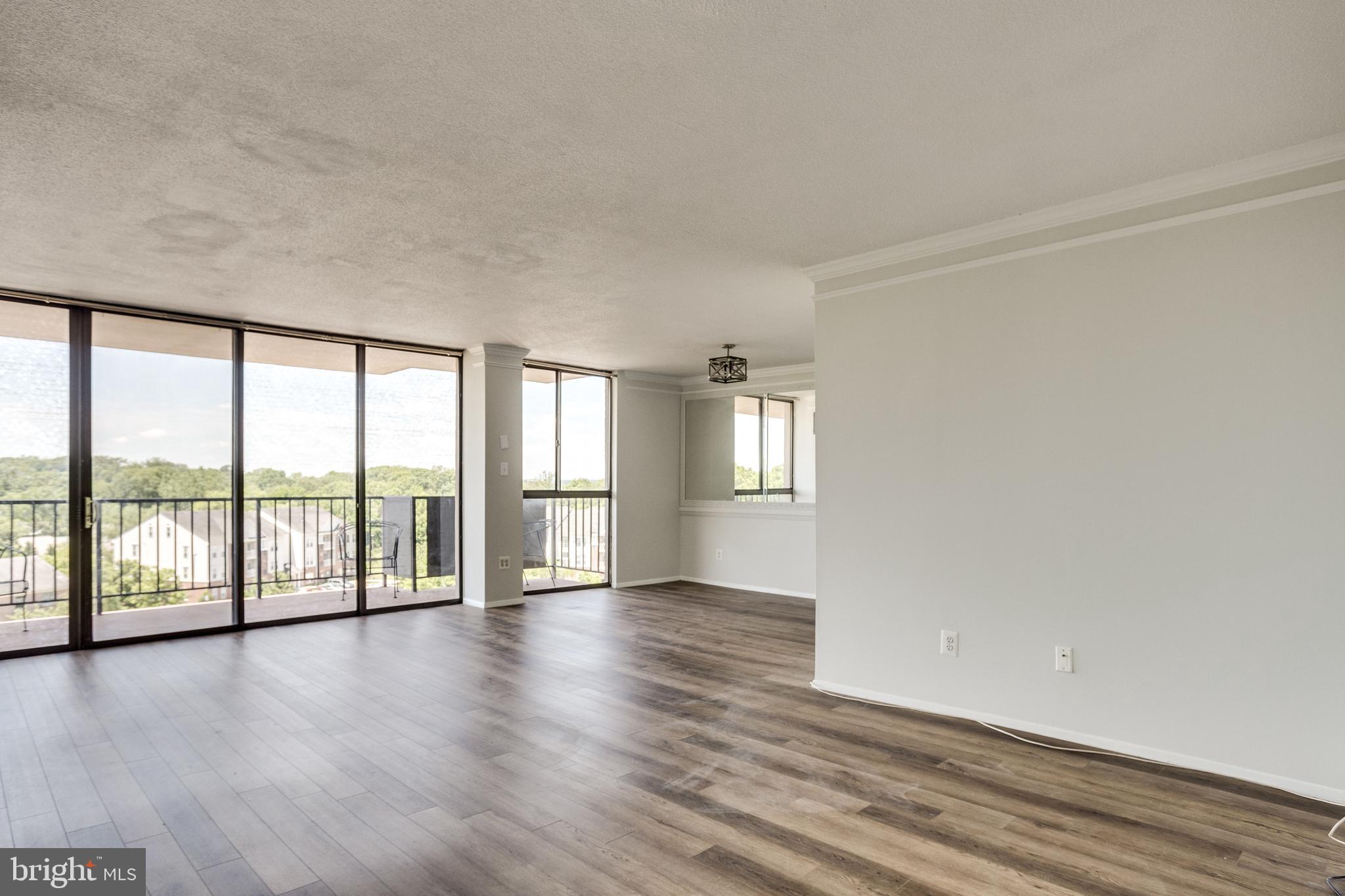 TOWERS IN WESTCHESTER PARK - Residential