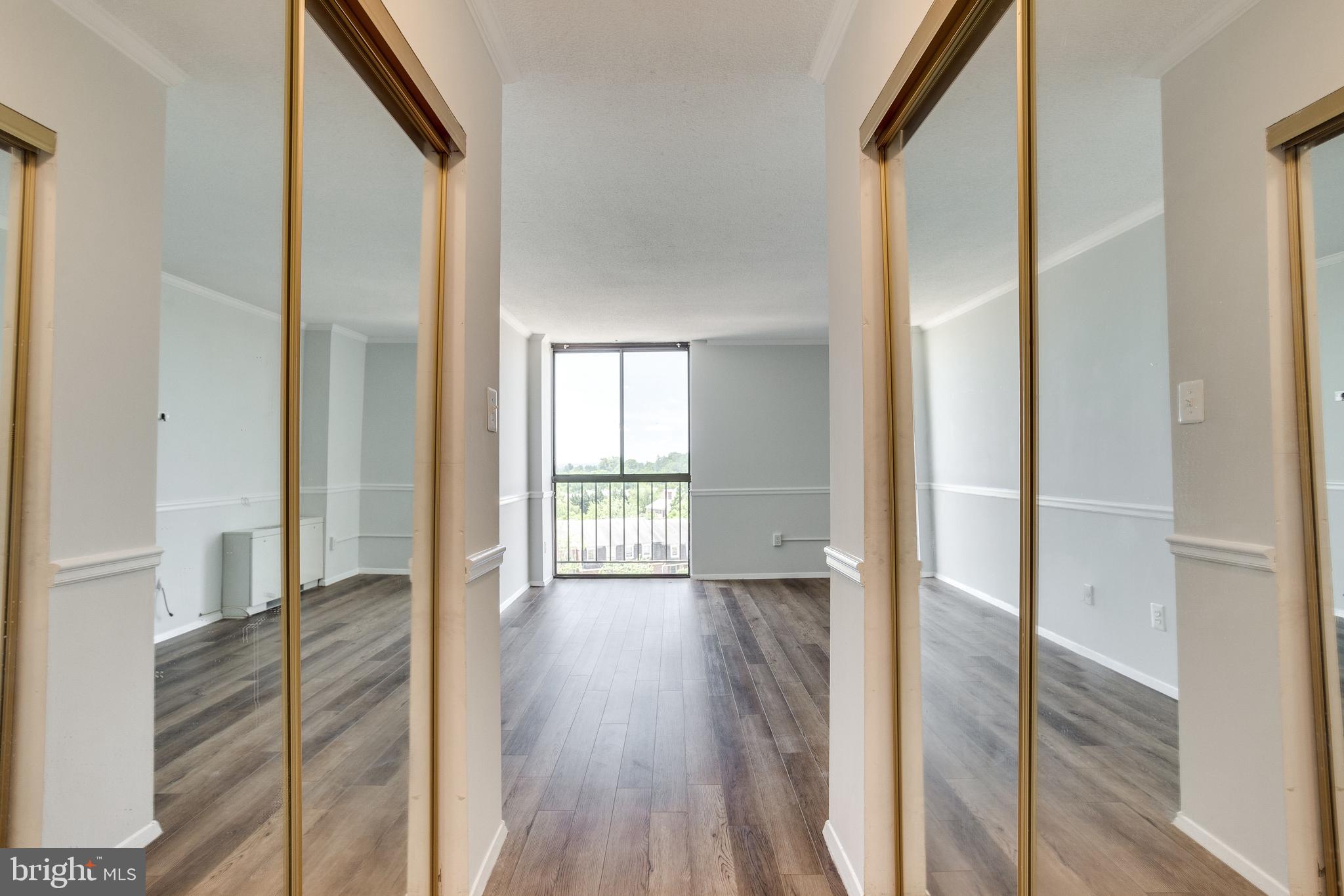 TOWERS IN WESTCHESTER PARK - Residential