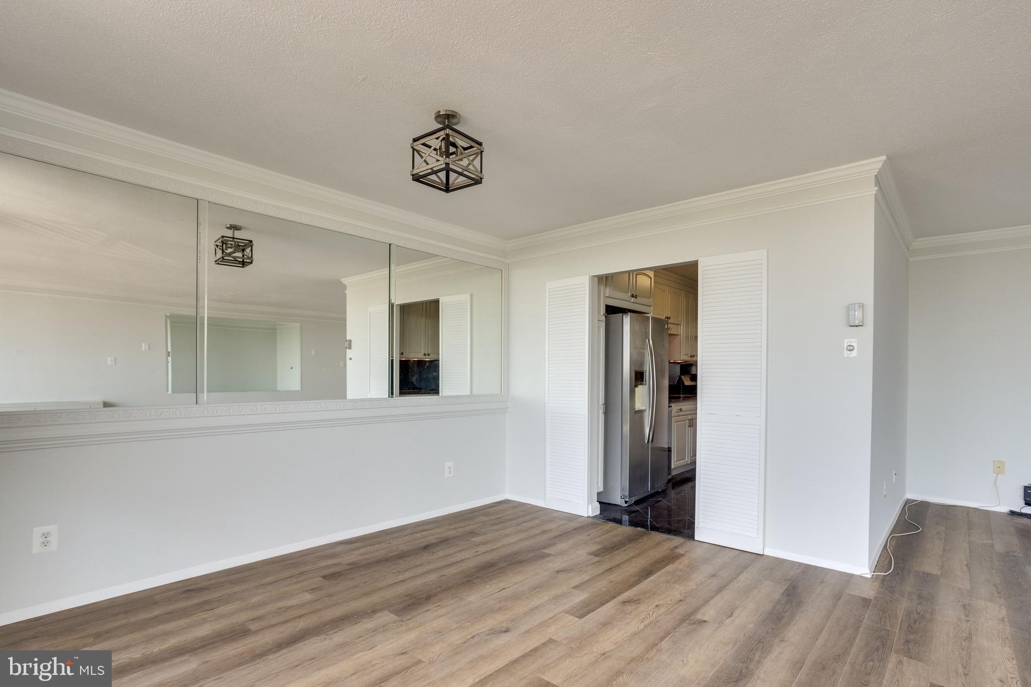 TOWERS IN WESTCHESTER PARK - Residential