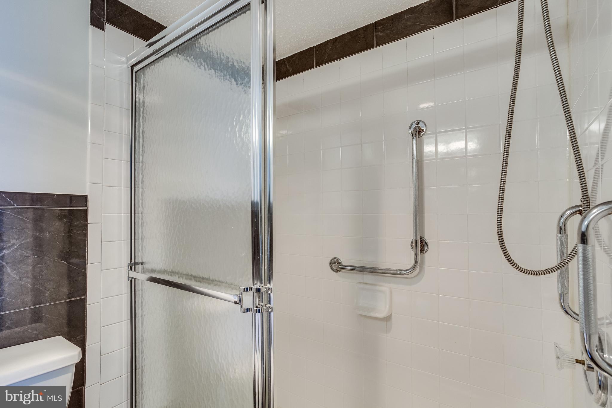 TOWERS IN WESTCHESTER PARK - Residential