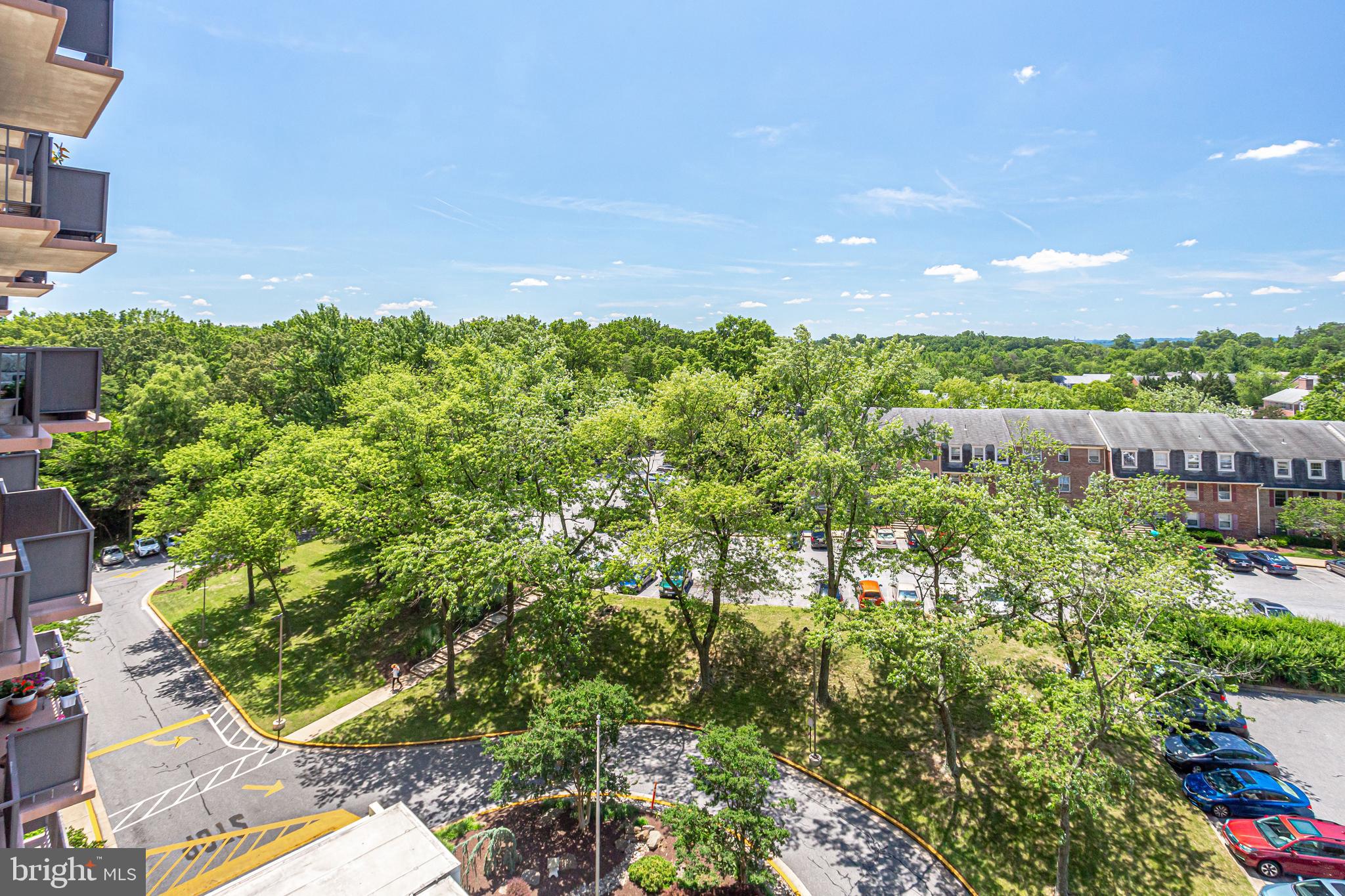TOWERS IN WESTCHESTER PARK - Residential