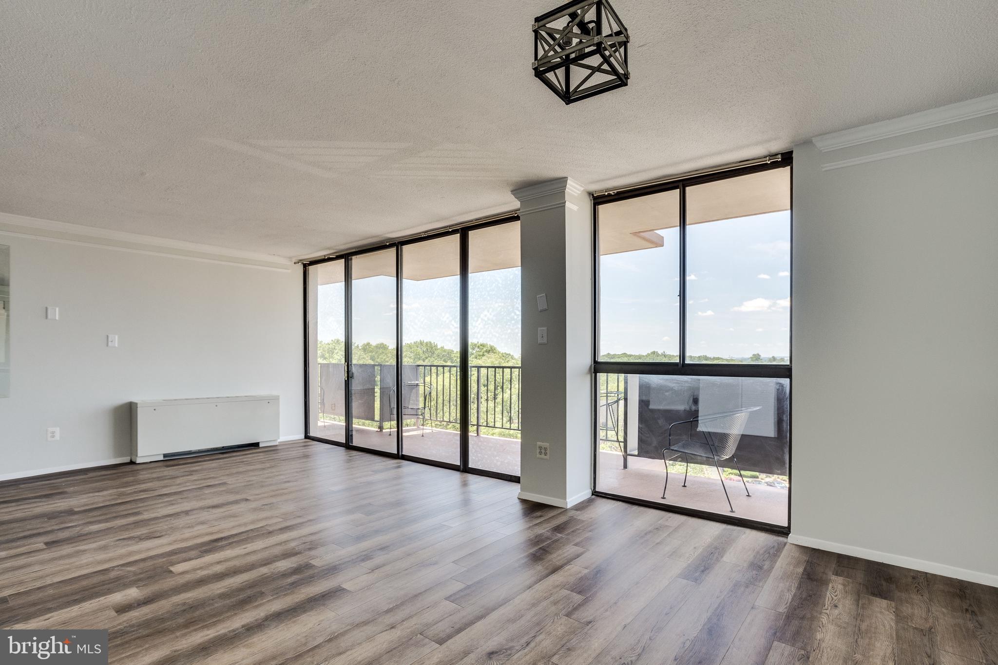 TOWERS IN WESTCHESTER PARK - Residential