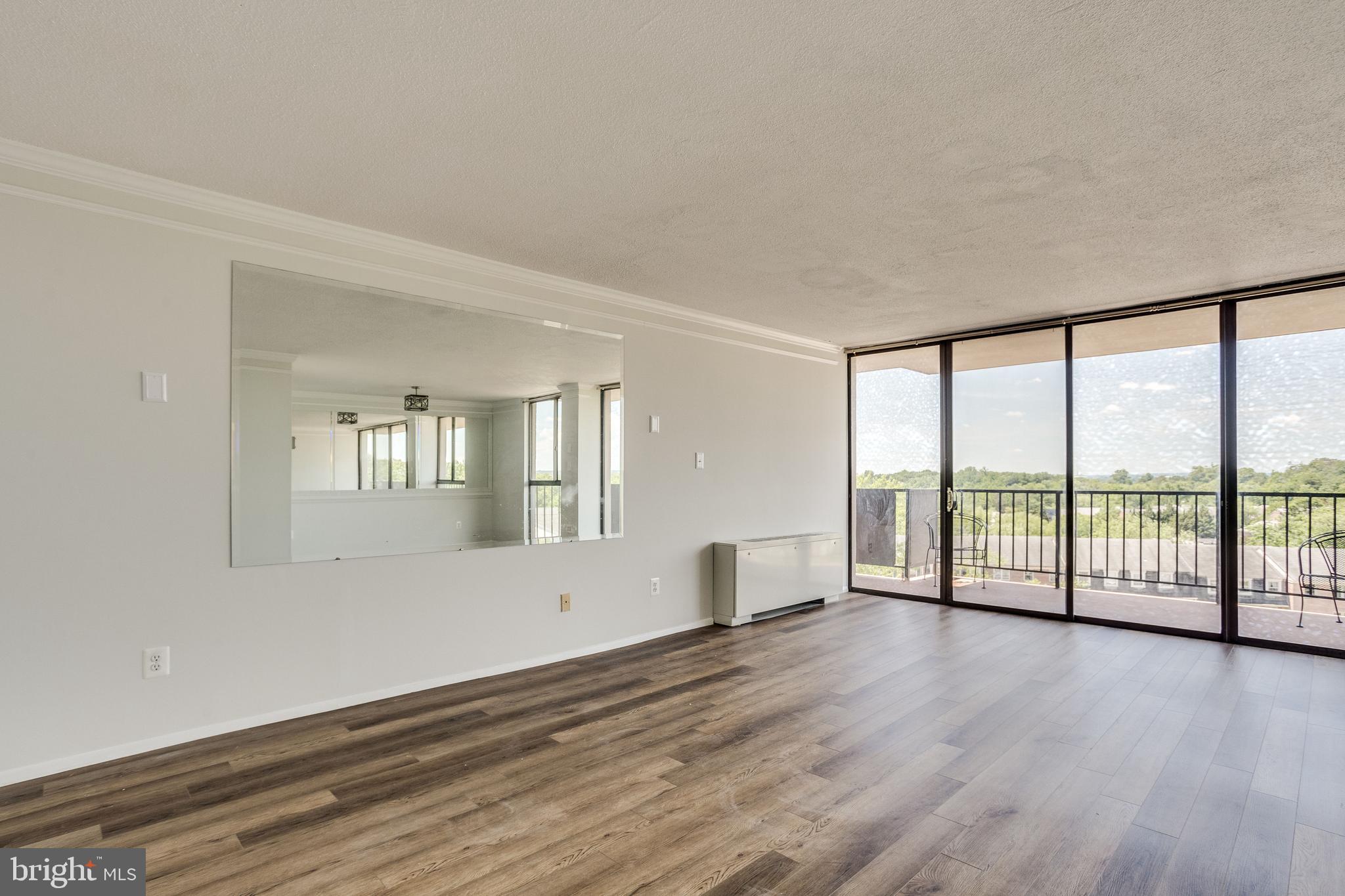 TOWERS IN WESTCHESTER PARK - Residential